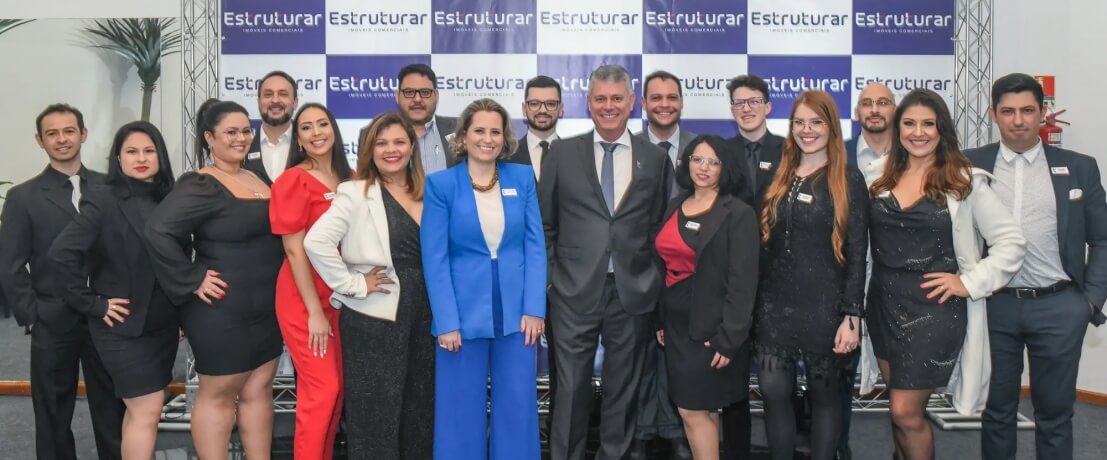 estruturar-imoveis-comerciais-lanca-reposicionamento-estrategico-no-mercado-em-jantar-para-300-convidados